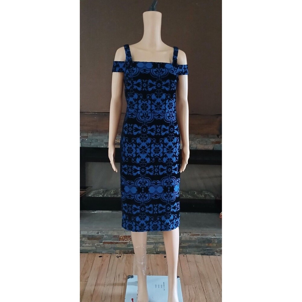 Cold Shoulder Cocktail Party Dress Slimming Black & Blue Velvety Elegant Size 4